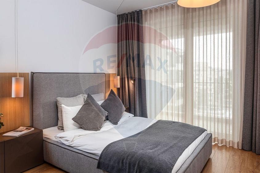 Apartament cu 3 camere decomandat, mobilat în 13 Decembrie
