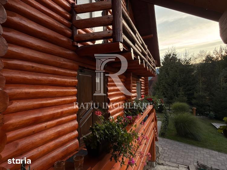 Casă cu 8 camere cu Teren 1546 Mp în Bulz