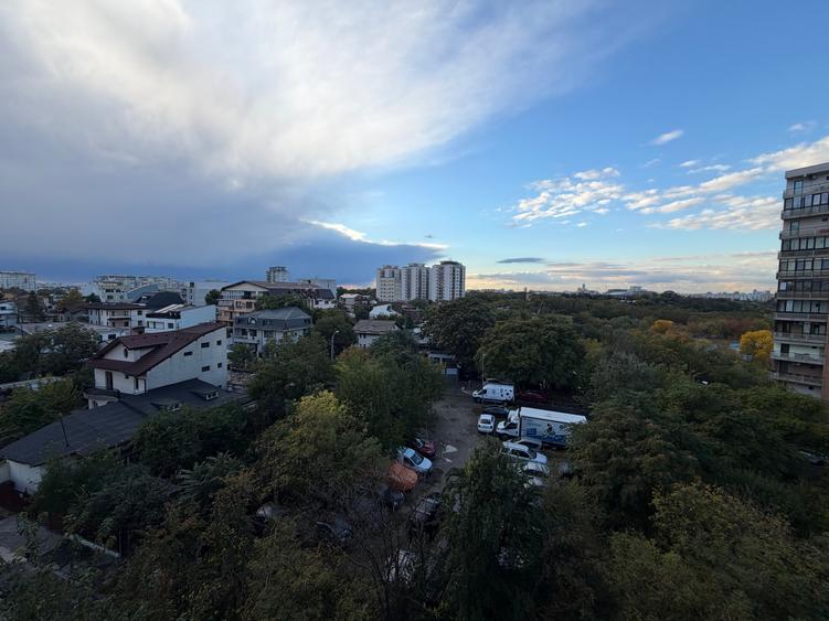 Apartament cu 2 camere semidecomandat în Tineretului
