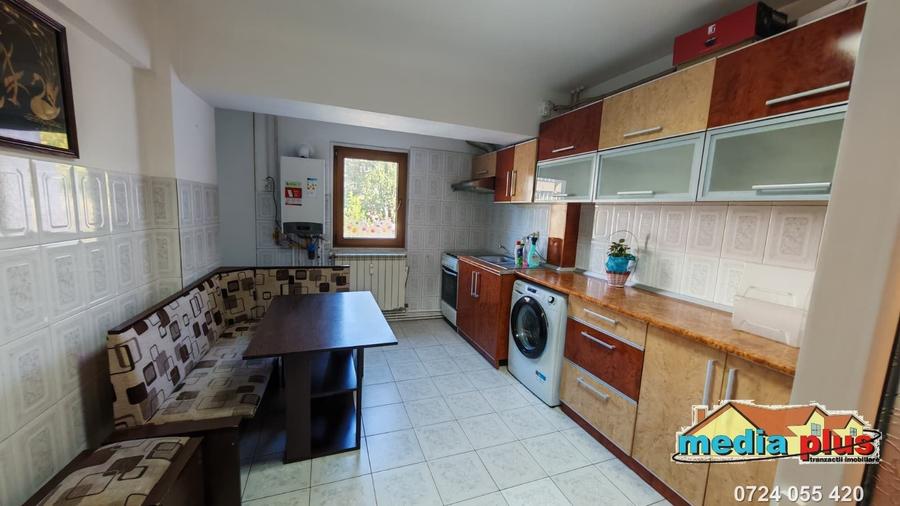 Apartament cu 2 camere decomandat în