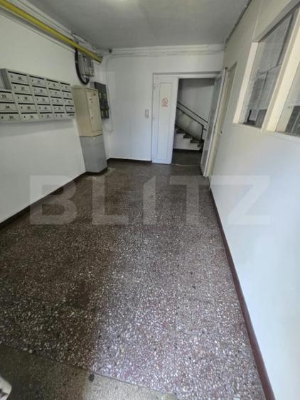 Apartament cu 3 camere decomandat în Micro 4