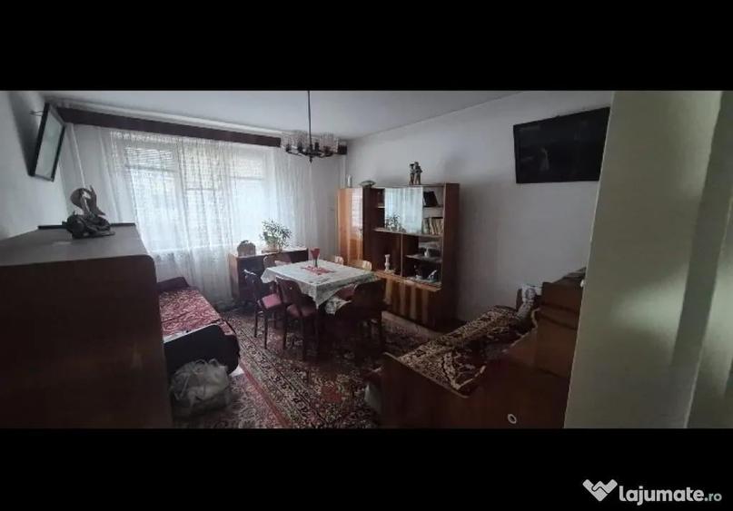 Apartament Cu 2 Camere Decomandate Etaj 1 - Zona Burdujeni - 1