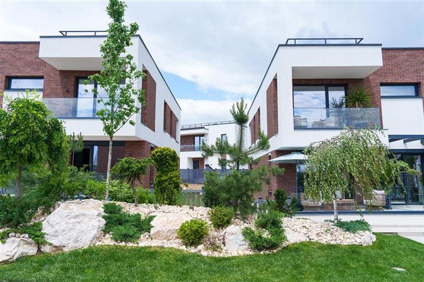 Casă individuală cu 4 camere cu Piscina în Snagov