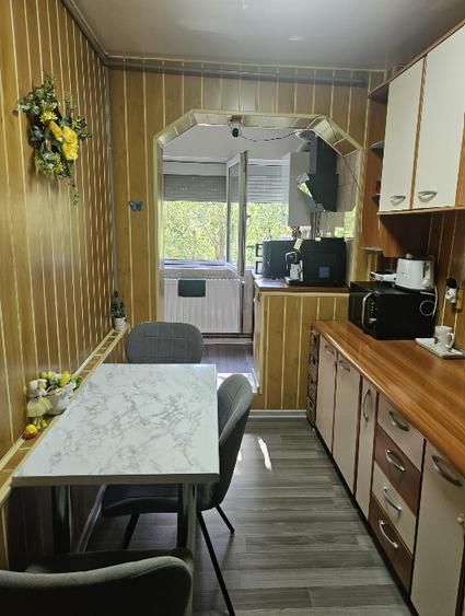 Apartament cu 3 camere decomandat, mobilat în Gorjului