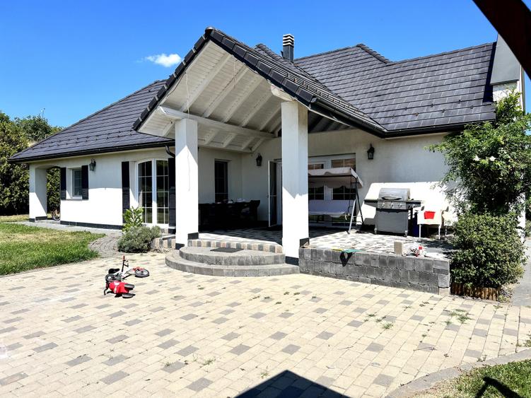 Casă cu 4 camere în Iris
