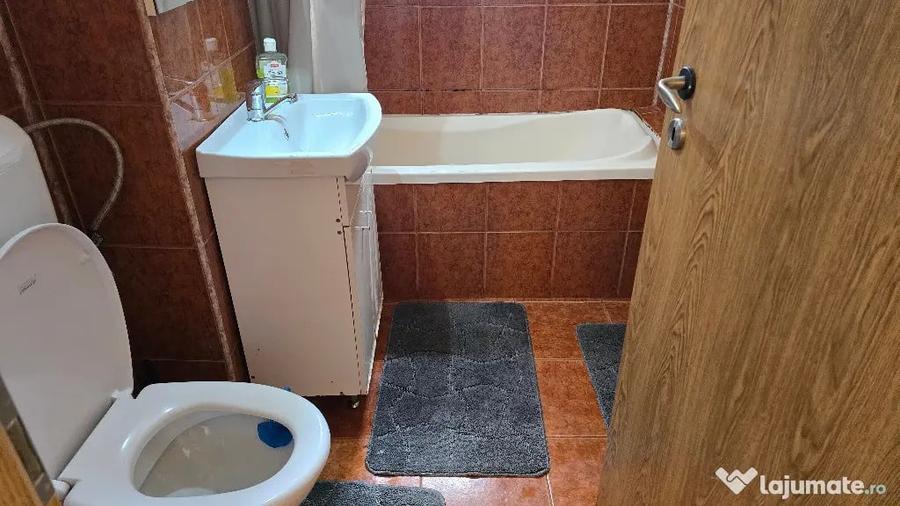 Apartament cu 2 camere decomandat în Piața Centrală