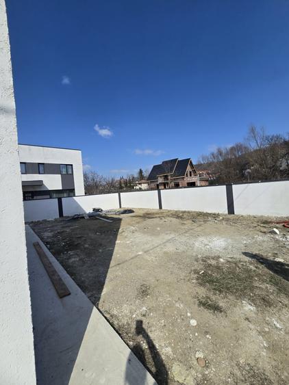 Casă individuală cu 4 camere cu Teren 400 Mp în Mărgineni