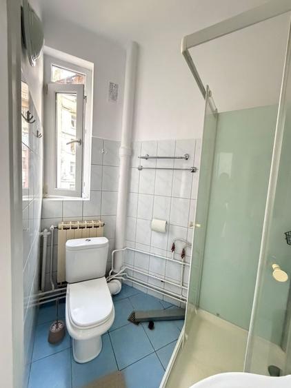 Apartament cu 3 camere semidecomandat în Ultracentral