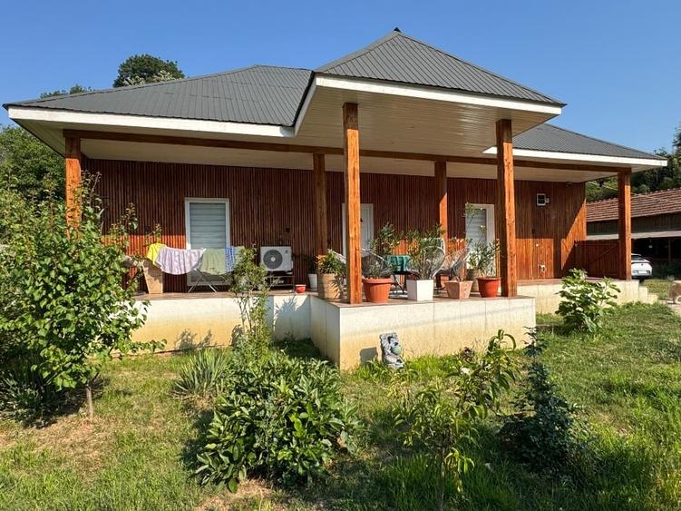 Casă individuală cu 3 camere cu Canalizare în Samarinești