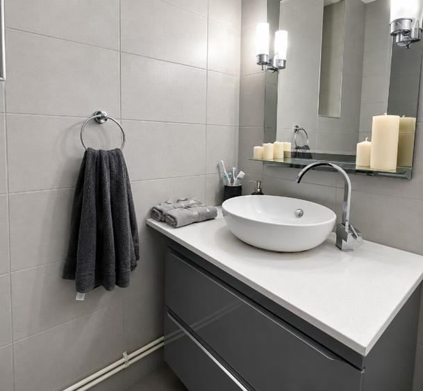 Apartament cu 2 camere semidecomandat, mobilat în Armeneasca