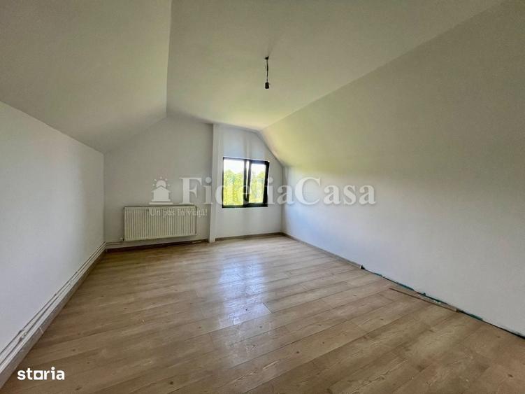 Casă cu 4 camere în Central