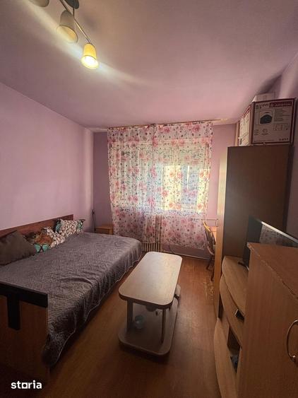 Garsonieră în Vest