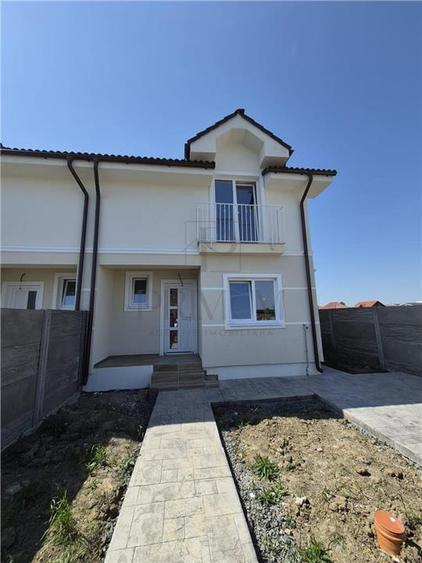 Duplex cu 4 camere cu Canalizare în Moșnița Veche