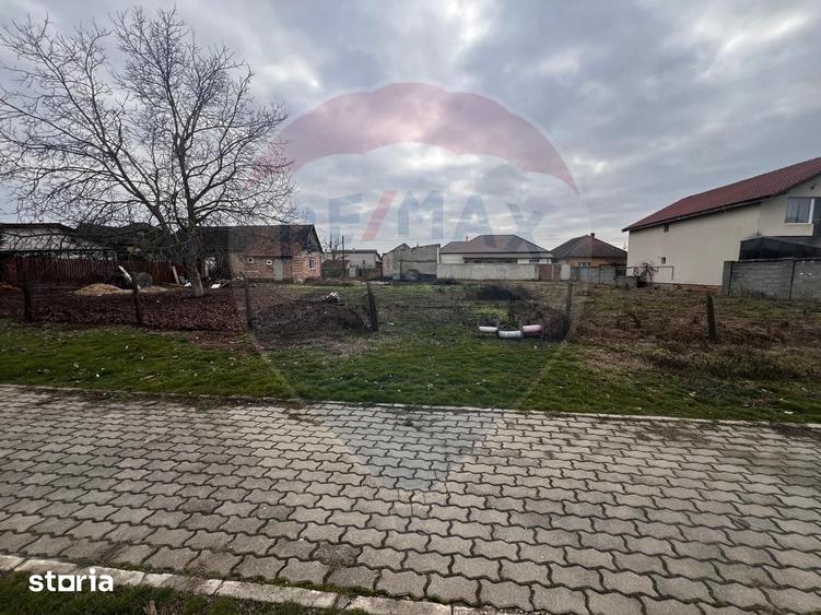 Spațiu comercial, de 834 mp, în Subcetate
