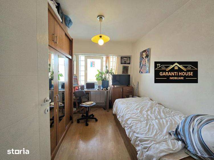 Apartament cu 3 camere semidecomandat în Central — fotografia 3
