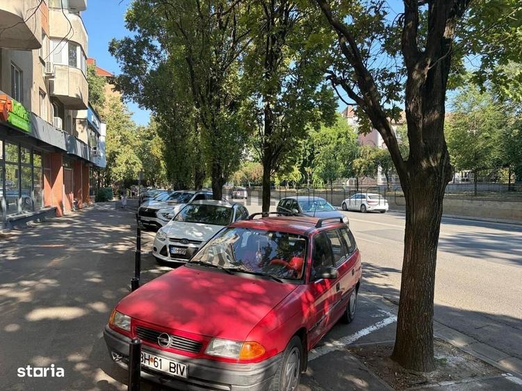 Spațiu comercial, de 96 mp, în Dacia