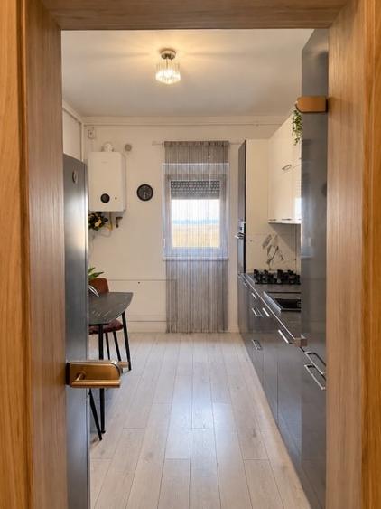 Apartament cu 3 camere decomandat, mobilat în Central