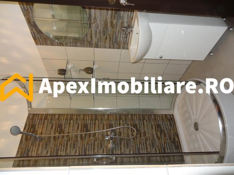 Apartament cu 2 camere decomandat în P-ța Victoriei