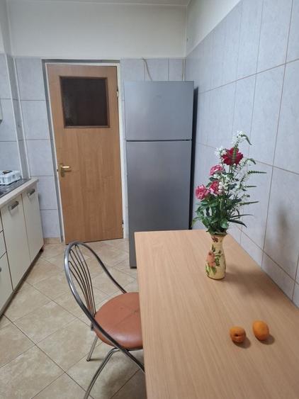 Apartament cu 2 camere decomandat în Teiul Doamnei