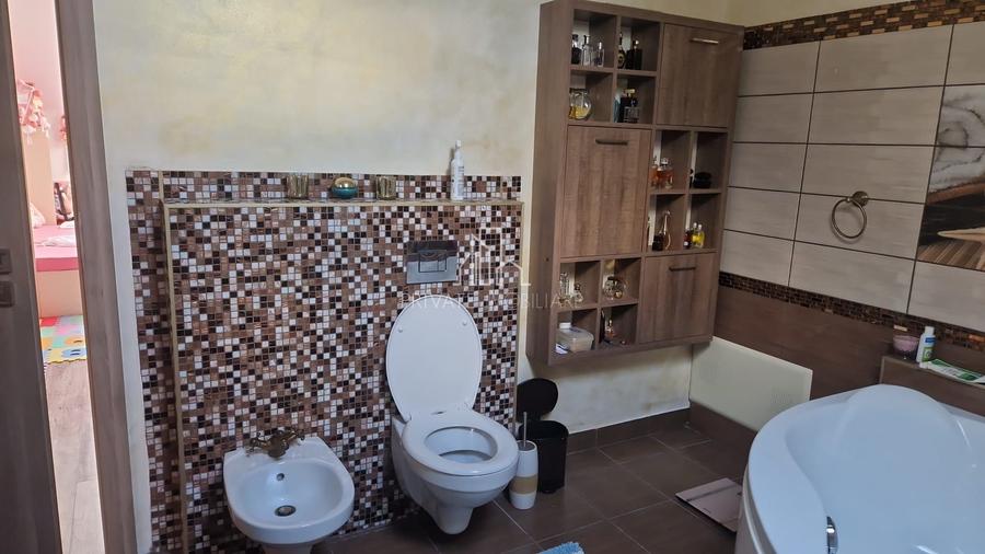 Casă individuală cu 4 camere cu Canalizare în Unirii