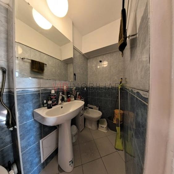 Apartament cu 4 camere decomandat în Amzei