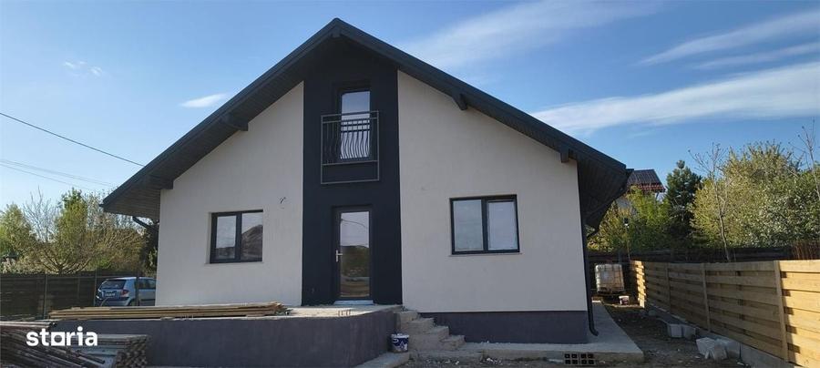 Casă cu 3 camere decomandat în Podu Roș