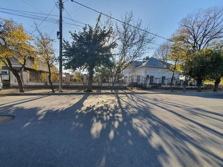 Casă cu 4 camere în Drăgănești-Olt
