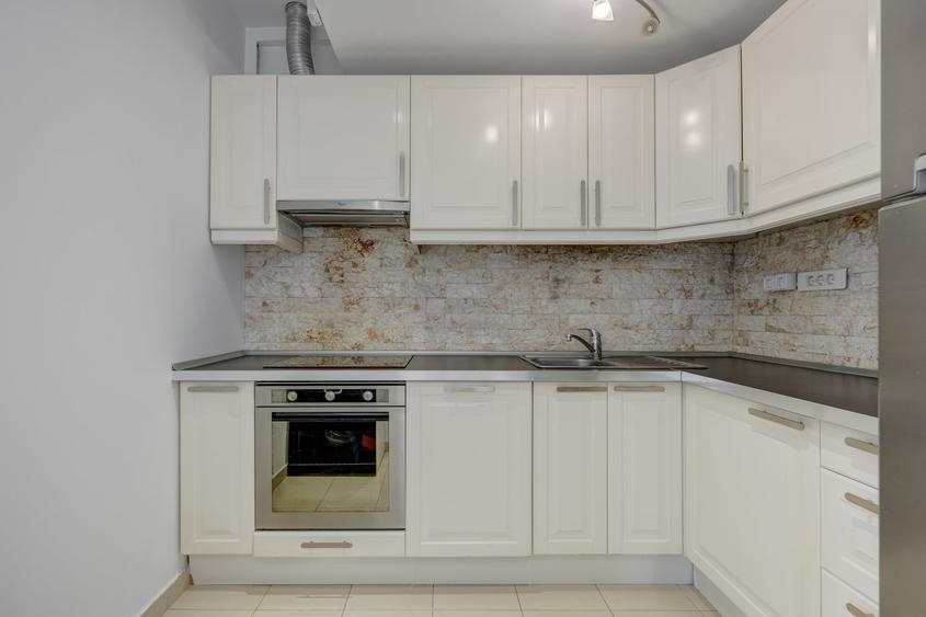 Apartament cu 3 camere decomandat în Băneasa