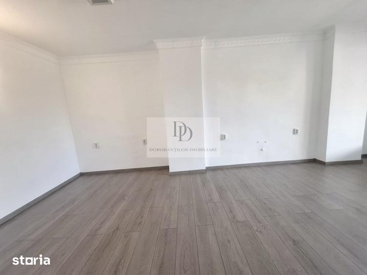 Casă cu 5 camere cu Teren 10 Mp în Central
