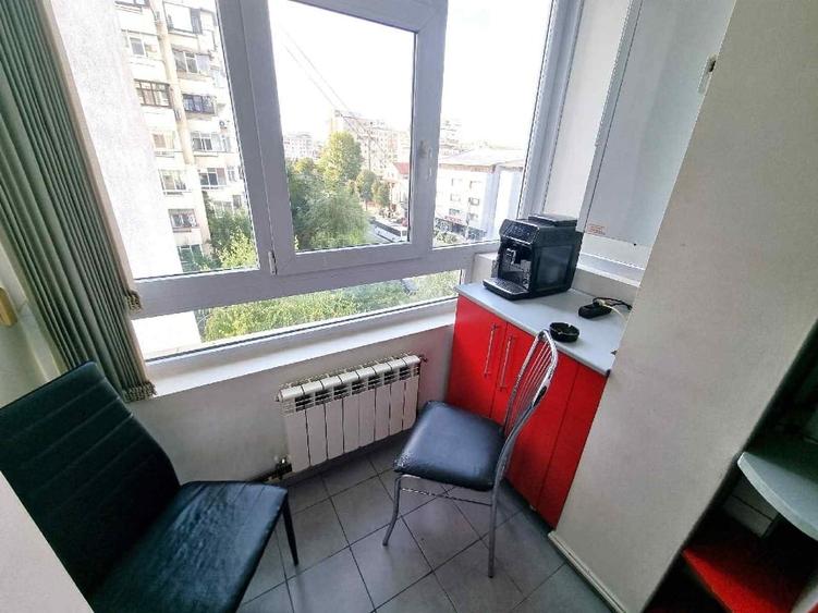 Apartament cu 3 camere semidecomandat în Dacia