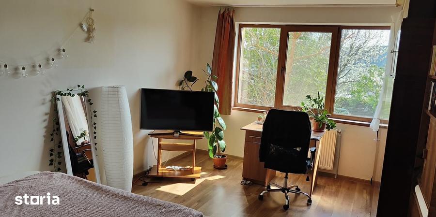Casă cu 6 camere cu Teren 350 Mp în Baciu