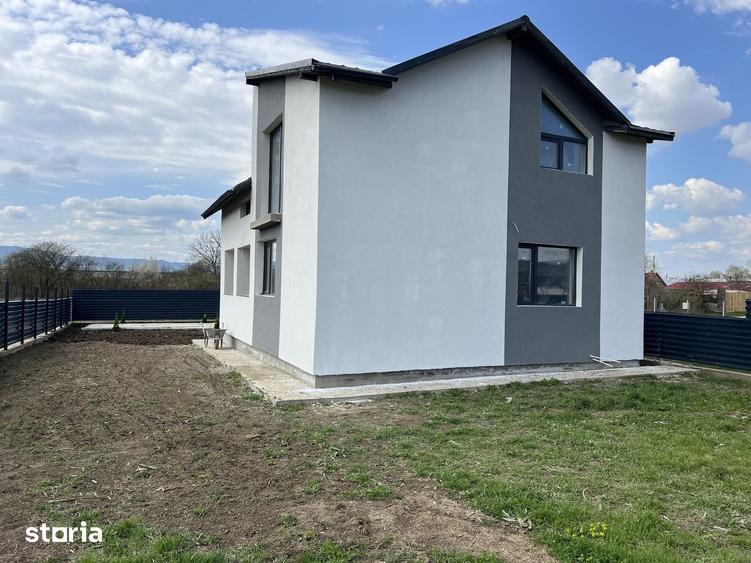 Casă cu 3 camere cu Teren 500 Mp în Letea Veche