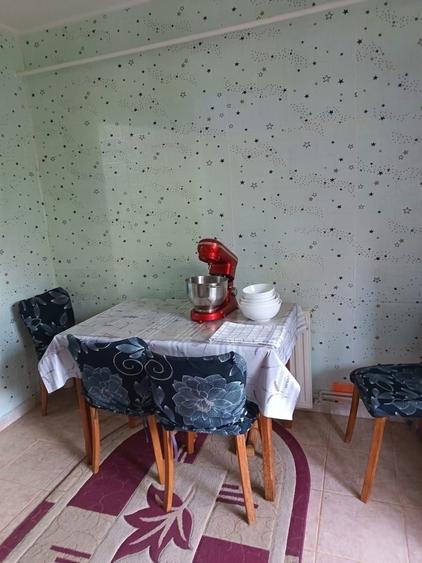 Apartament cu 3 camere decomandat în Bratia din Deal