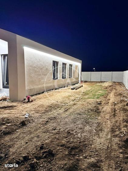 Casă cu 4 camere decomandat cu Teren 500 Mp în Sântandrei