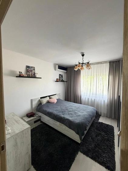 Apartament cu 4 camere decomandat în Central