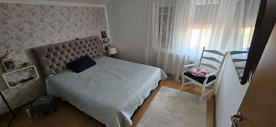 Casă cu 4 camere în Sânmihaiu Român
