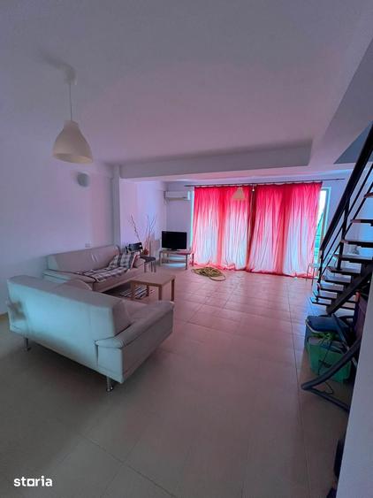 Apartament cu 3 camere semidecomandat în Nord
