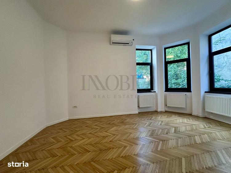 Casă cu 8 camere cu Teren 250 Mp în Capitale