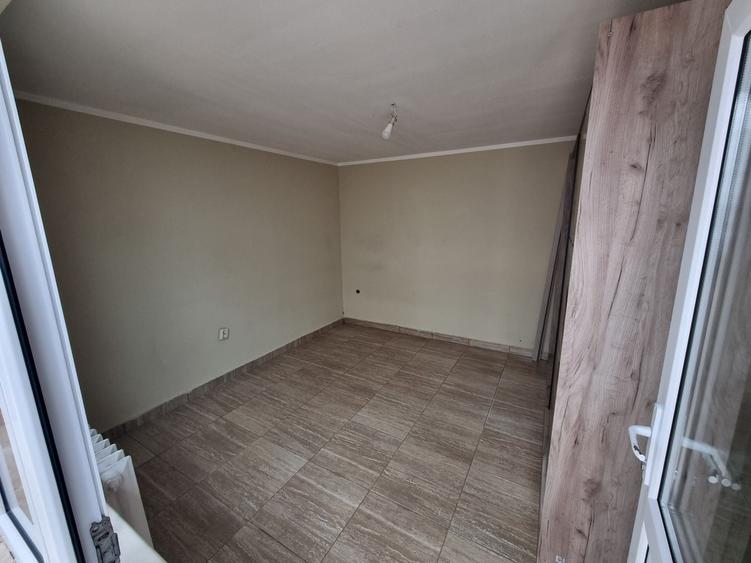 Casă individuală cu 4 camere cu Canalizare în Coiciu