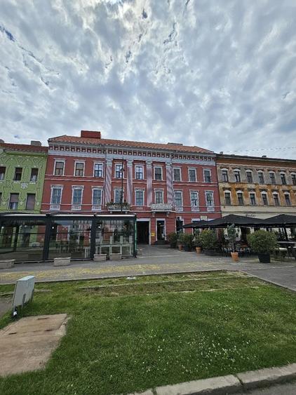 Apartament cu 2 camere decomandat în Exterior Vest