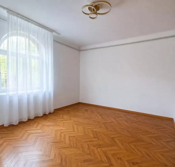 Birou, de 120 mp, în Decebal