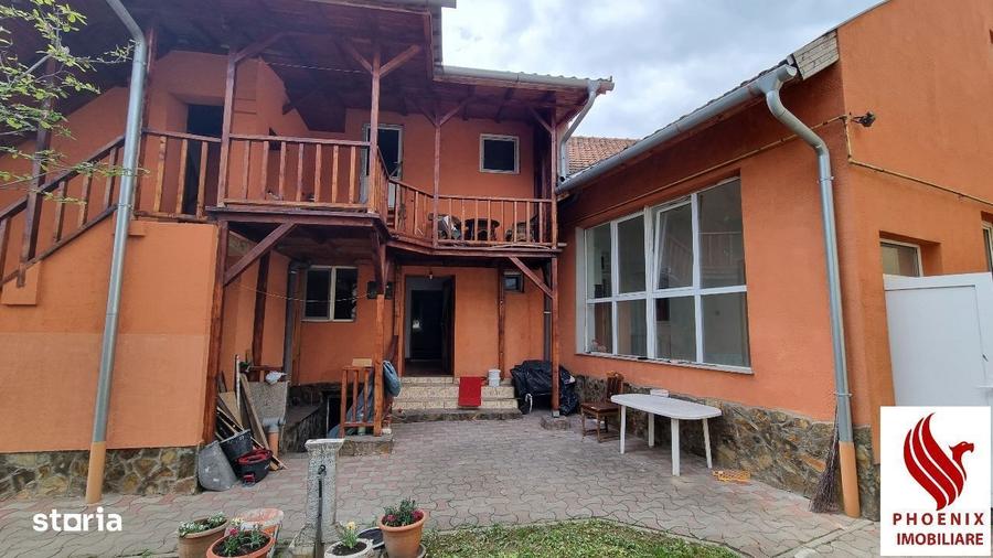Casă cu 4 camere în Central