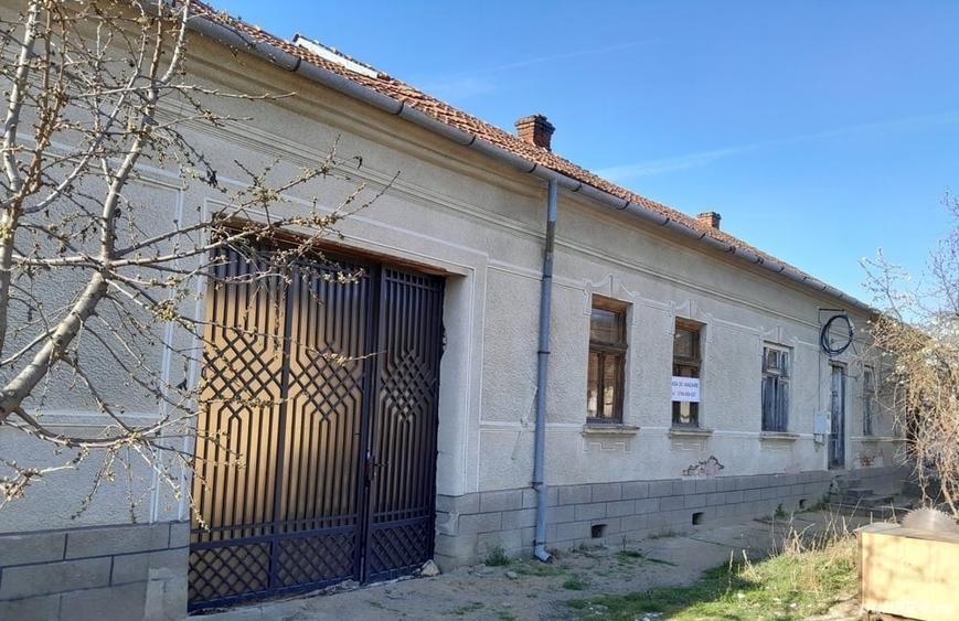 Casă cu 4 camere în Bănia