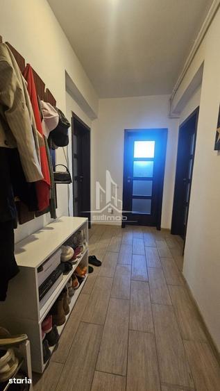 Garsonieră decomandată în Vest