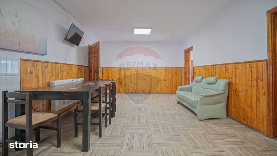 Casă cu Teren 1137 Mp în Moieciu