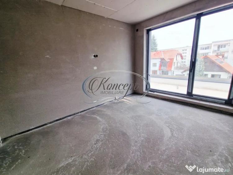 Apartament cu 3 camere semidecomandat în Andrei Mureșanu