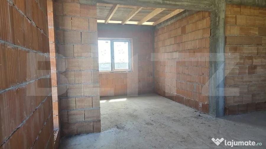 Casă cu 3 camere cu Teren 550 Mp în Lazuri