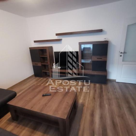 Apartament cu 3 camere decomandat în Complex Studențesc