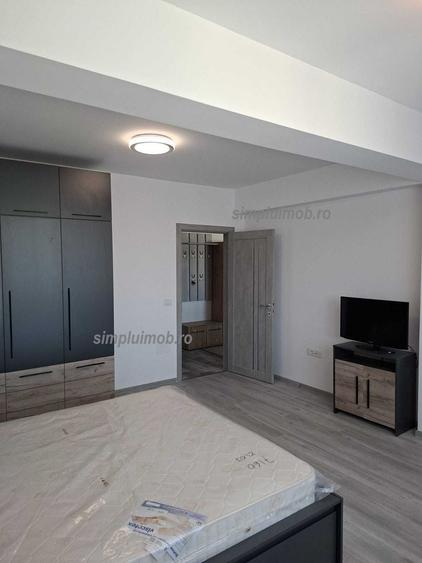 Apartament cu 3 camere semidecomandat, mobilat în Brâncoveanu
