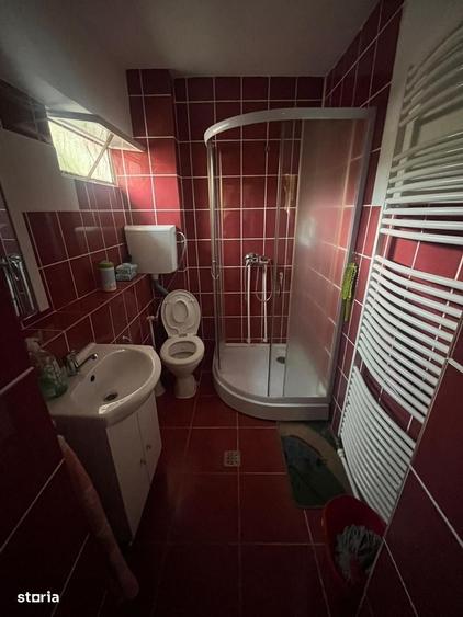 Casă cu 4 camere în Călugări